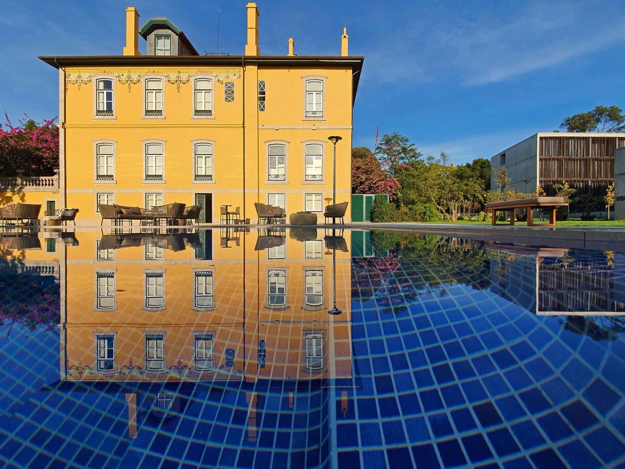 Boeira Garden Hotel Porto Gaia, Curio Collection By Hilton Vila Nova de Gaia Esterno foto Perspective transformation applied to an image.