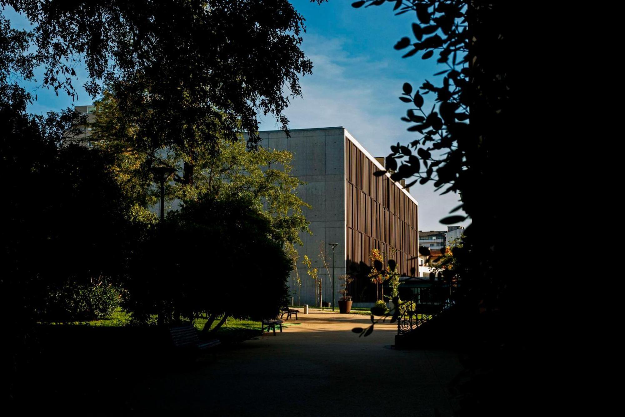 Boeira Garden Hotel Porto Gaia, Curio Collection By Hilton Vila Nova de Gaia Esterno foto The library