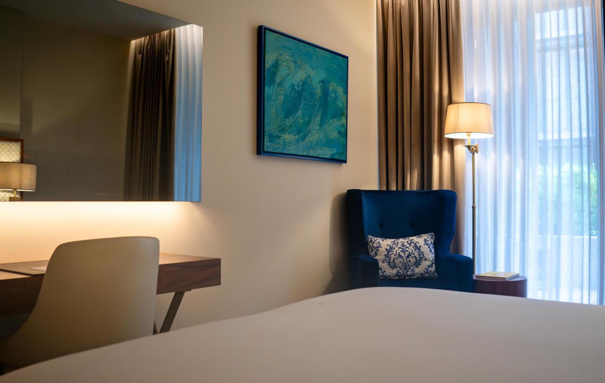 Boeira Garden Hotel Porto Gaia, Curio Collection By Hilton Vila Nova de Gaia Esterno foto A room at the hotel
