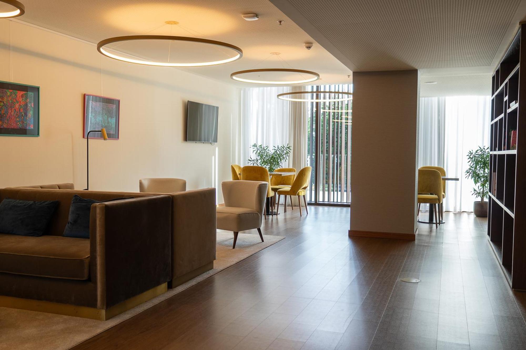 Boeira Garden Hotel Porto Gaia, Curio Collection By Hilton Vila Nova de Gaia Esterno foto The lounge at the airport