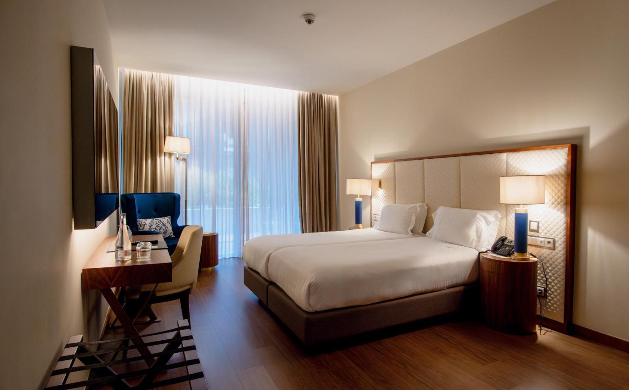 Boeira Garden Hotel Porto Gaia, Curio Collection By Hilton Vila Nova de Gaia Esterno foto A room at the hotel