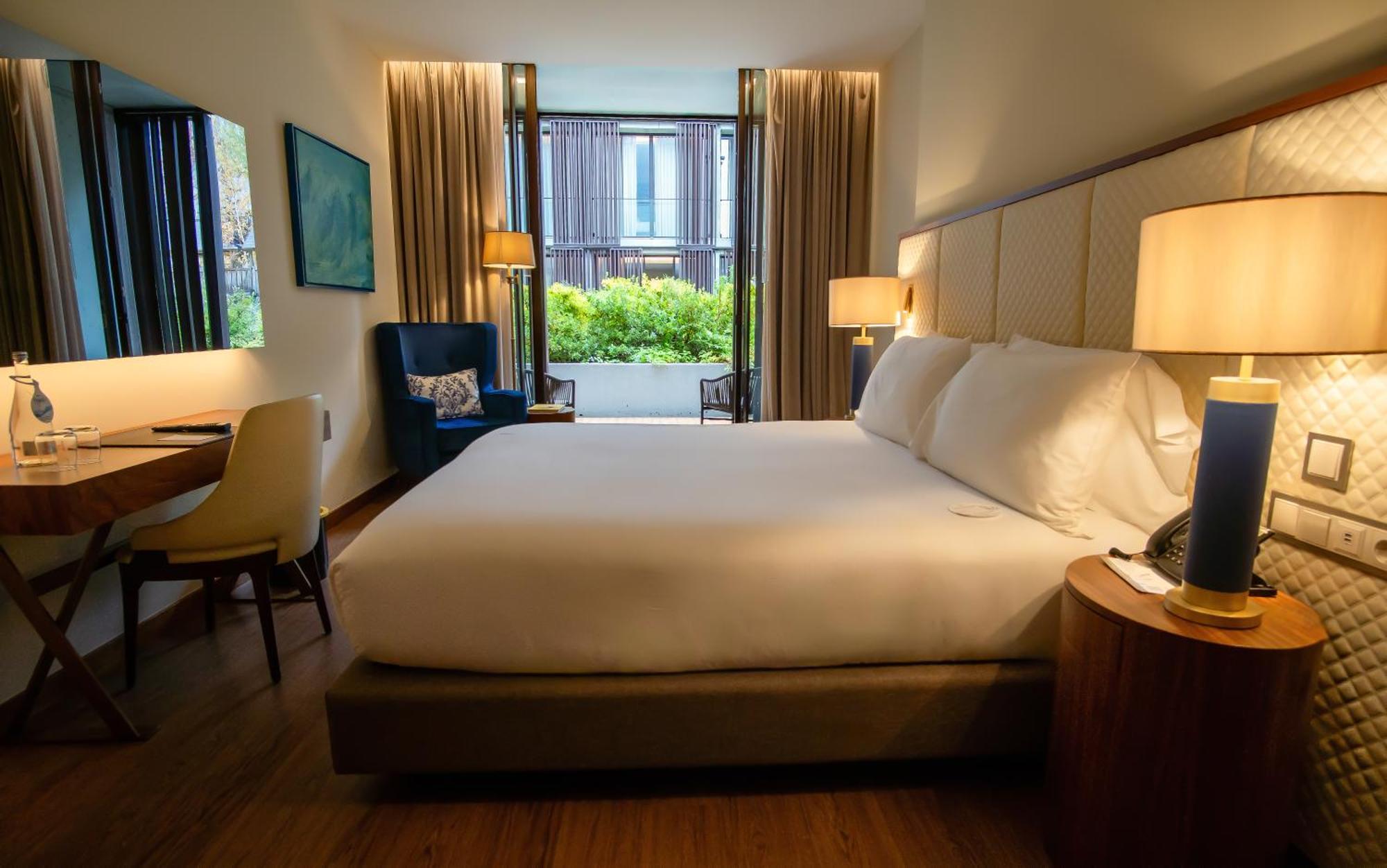 Boeira Garden Hotel Porto Gaia, Curio Collection By Hilton Vila Nova de Gaia Esterno foto A room at the hotel