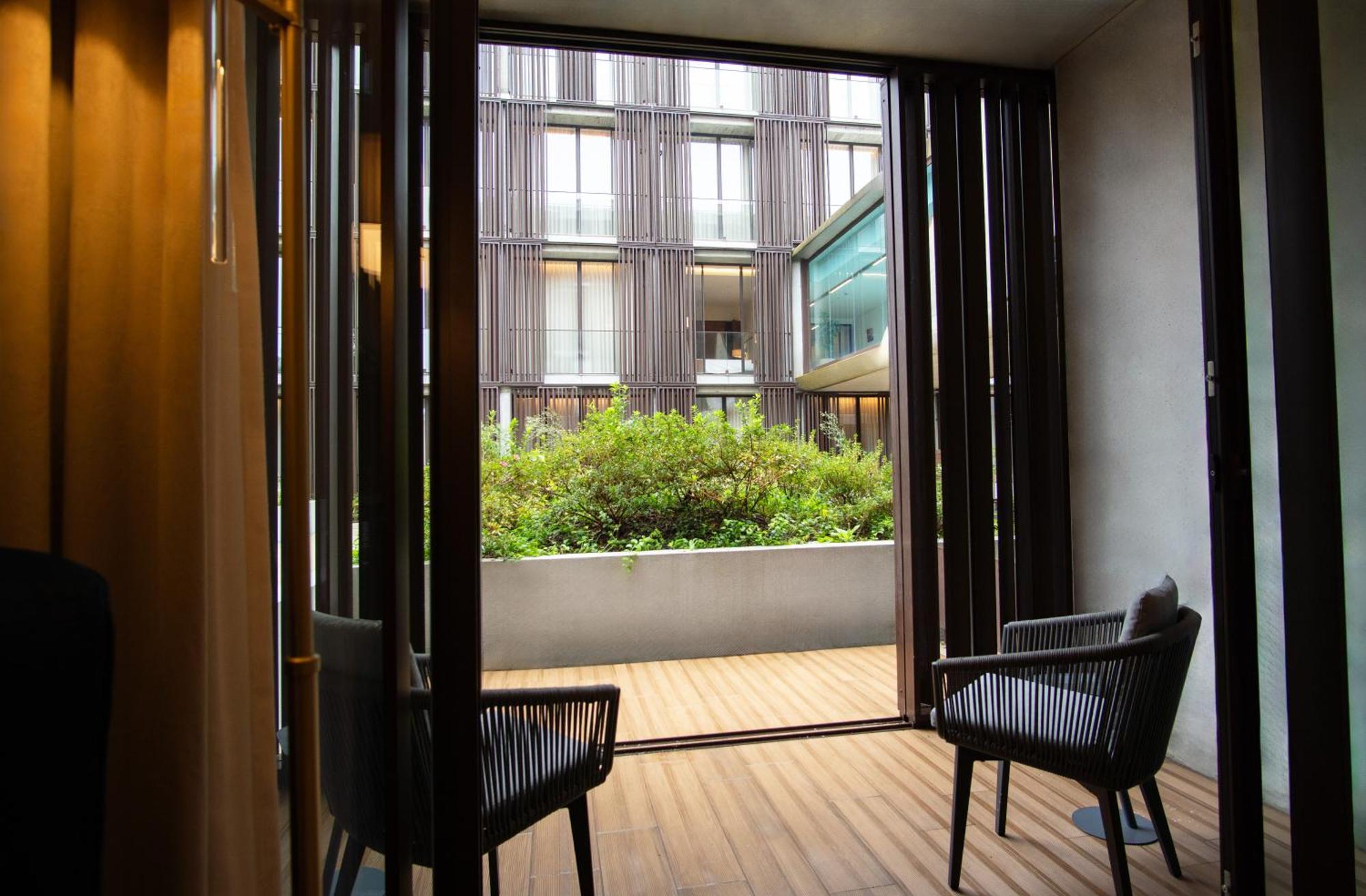 Boeira Garden Hotel Porto Gaia, Curio Collection By Hilton Vila Nova de Gaia Esterno foto A room at the hotel