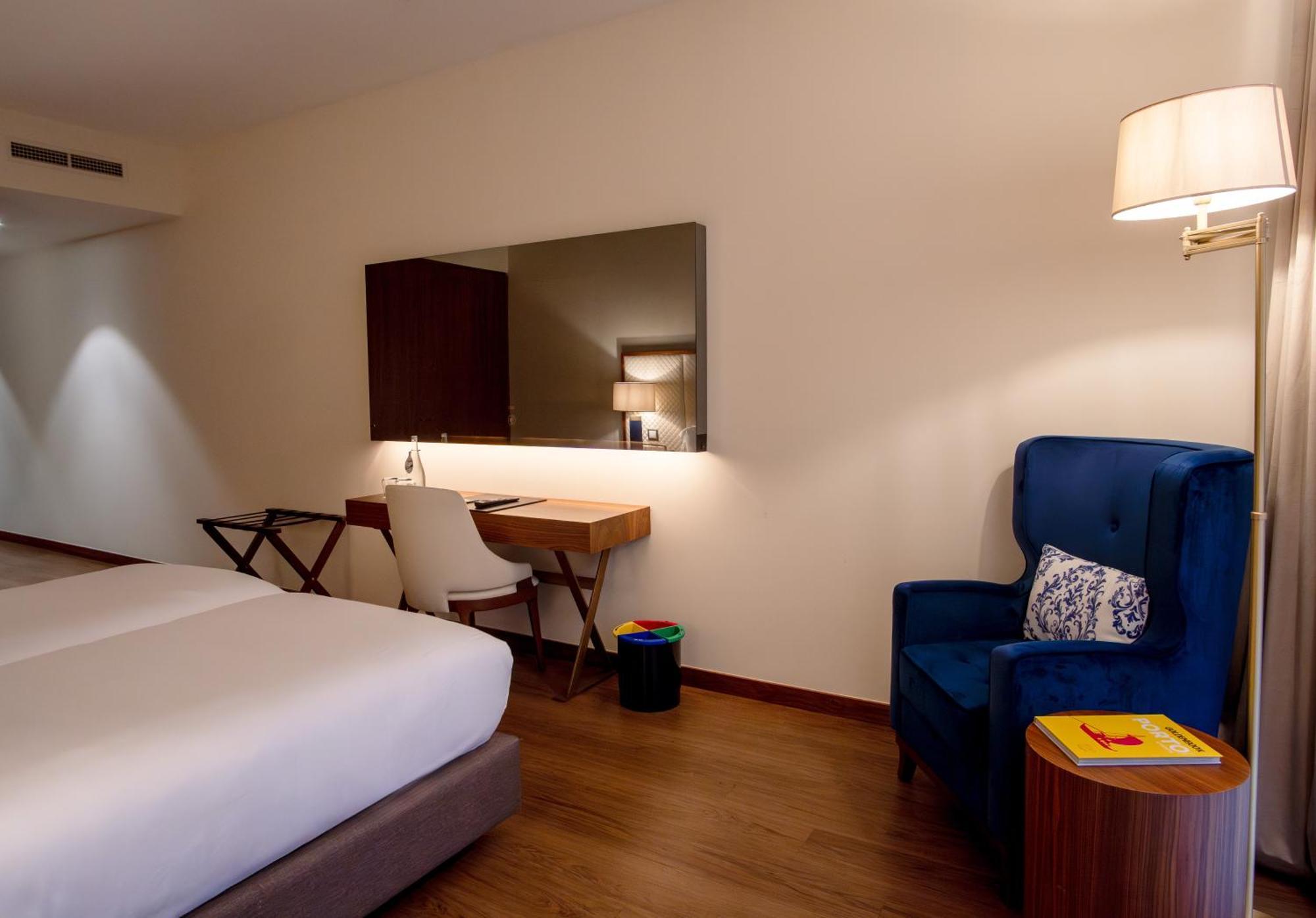 Boeira Garden Hotel Porto Gaia, Curio Collection By Hilton Vila Nova de Gaia Esterno foto A room at the hotel