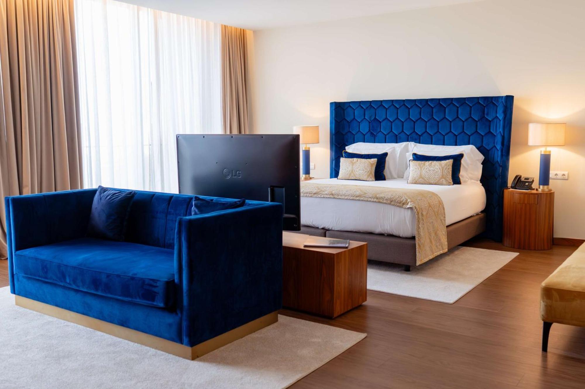 Boeira Garden Hotel Porto Gaia, Curio Collection By Hilton Vila Nova de Gaia Esterno foto A room at the hotel